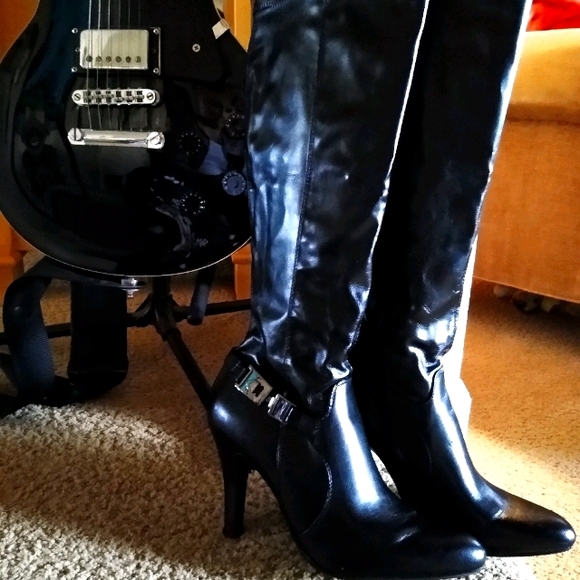 Dana Buchman Shoes - Dana Bachman Knee-high boots